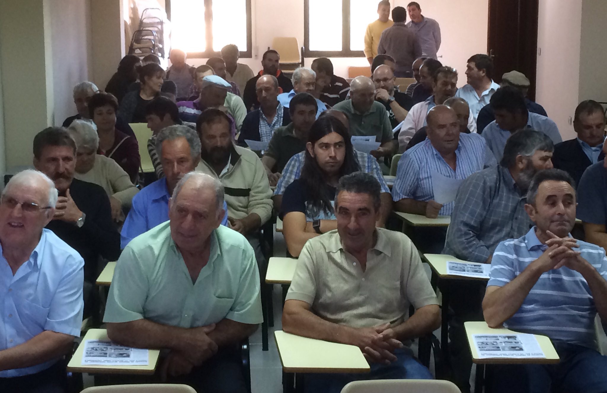 27-4-asistentes-a-la-asamblea-covisa